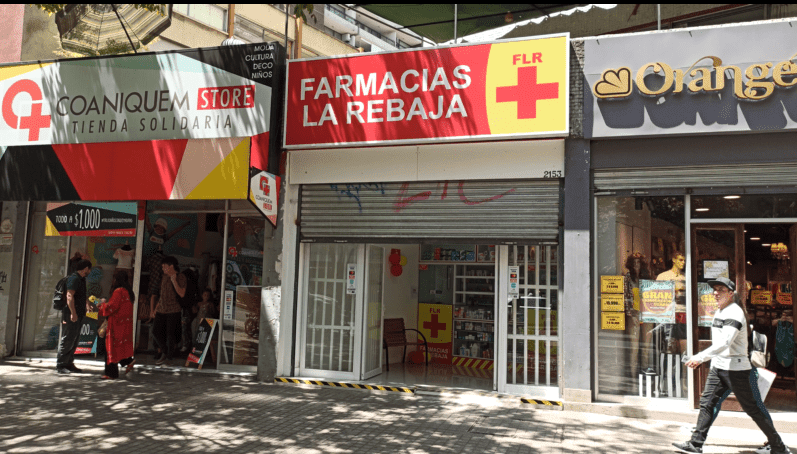 Sucursal_Los_Leones_Farmacias_La_Rebaja